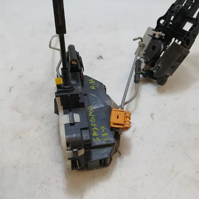 Serratura porta anteriore sinistra