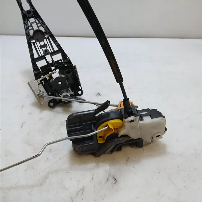 Serratura porta anteriore sinistra