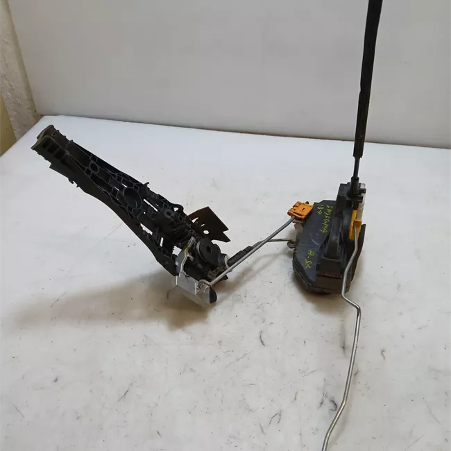 Serratura porta anteriore sinistra