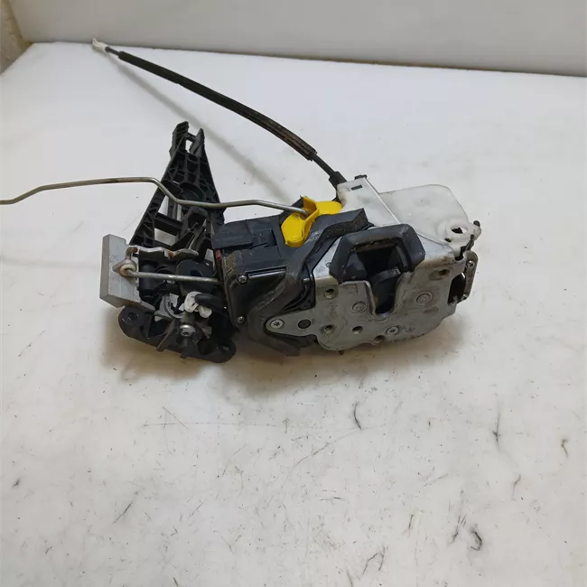 Serratura porta anteriore sinistra