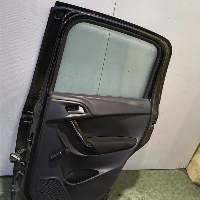 Porta posteriore destra