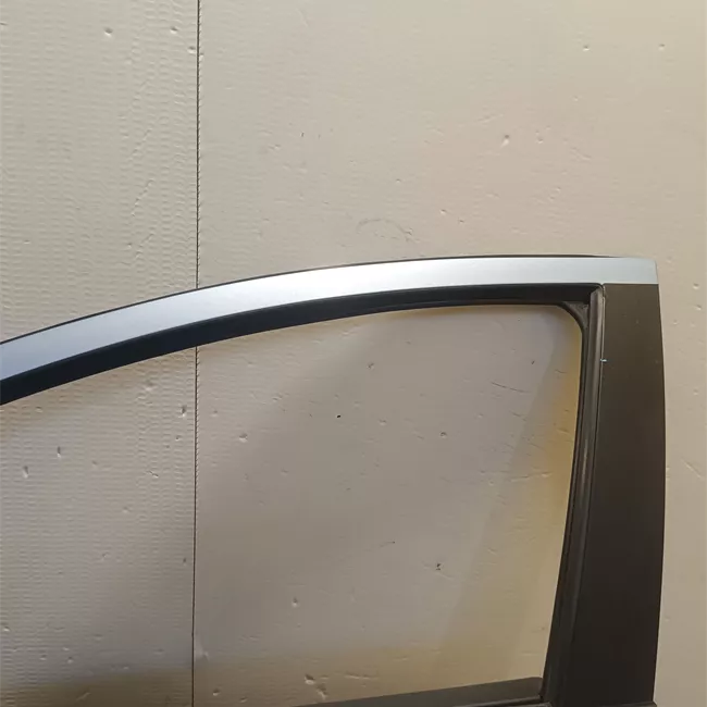 Porta anteriore sinistra