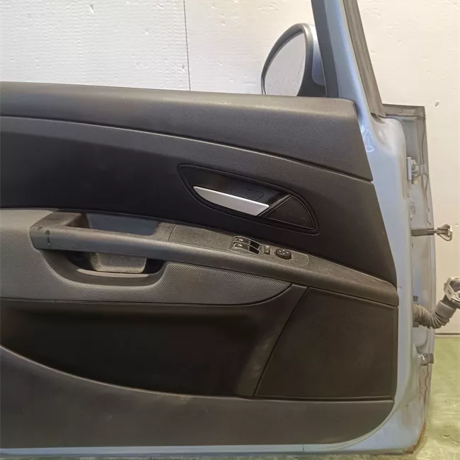 Porta anteriore sinistra