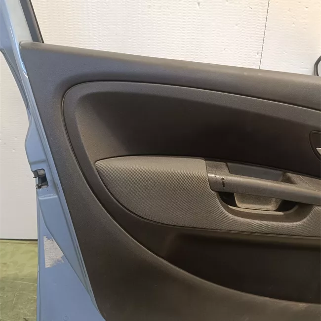 Porta anteriore sinistra