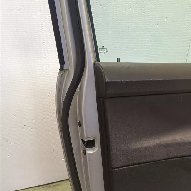 Porta anteriore sinistra