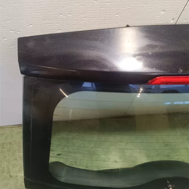 Porta anteriore destra