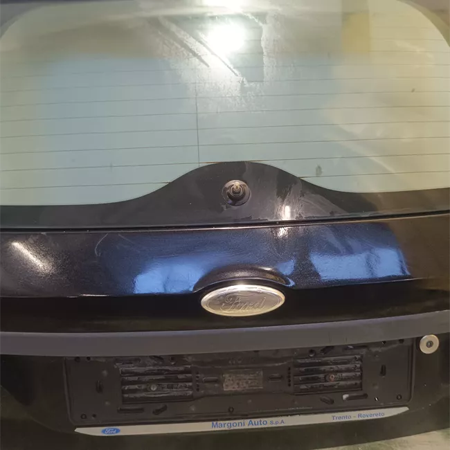 Porta anteriore destra