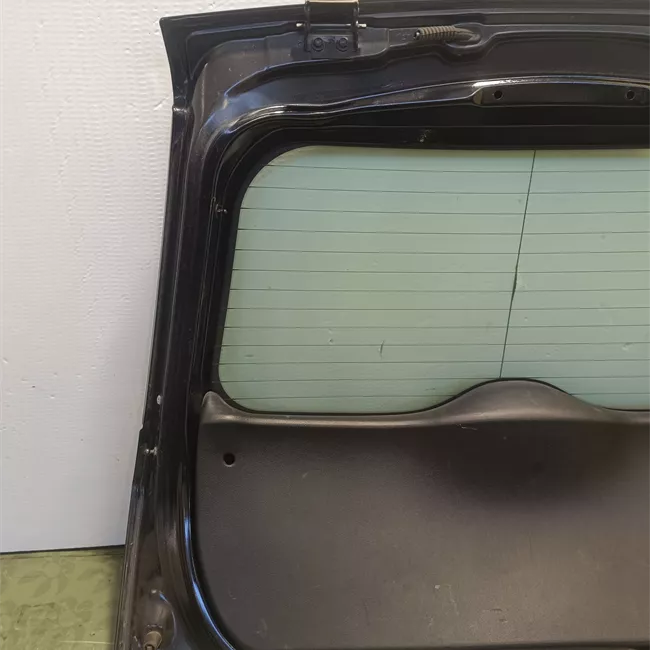 Porta anteriore destra