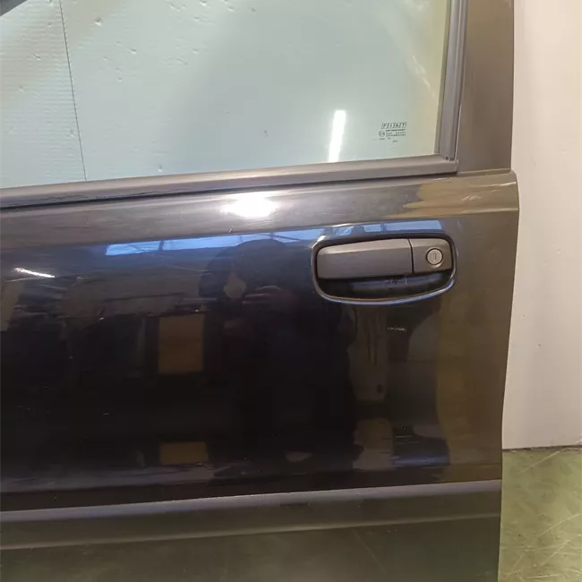 Porta anteriore sinistra