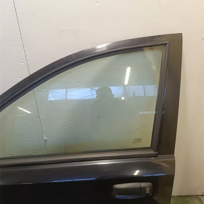 Porta anteriore sinistra