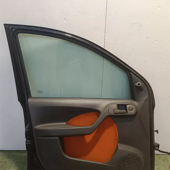 Porta anteriore sinistra