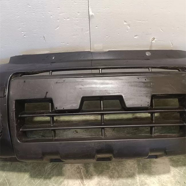Paraurti anteriore aria condizionata automatico e fendinebbia nero