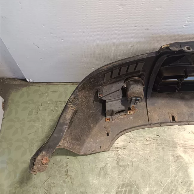 Paraurti anteriore aria condizionata automatico e fendinebbia nero