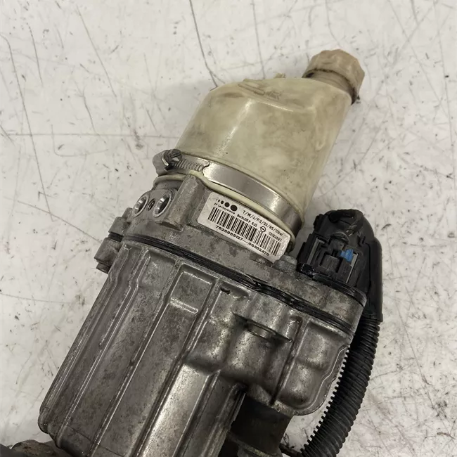 Pompa servosterzo TRW con serbatoio