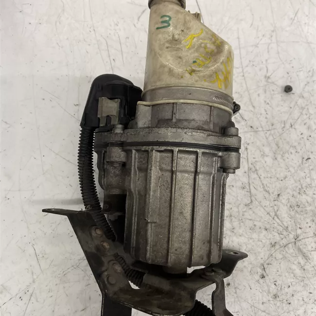 Pompa servosterzo TRW con serbatoio