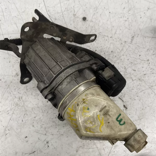 Pompa servosterzo TRW con serbatoio