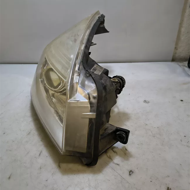 Proiettore destro Xenon