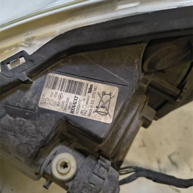 Proiettore destro Xenon