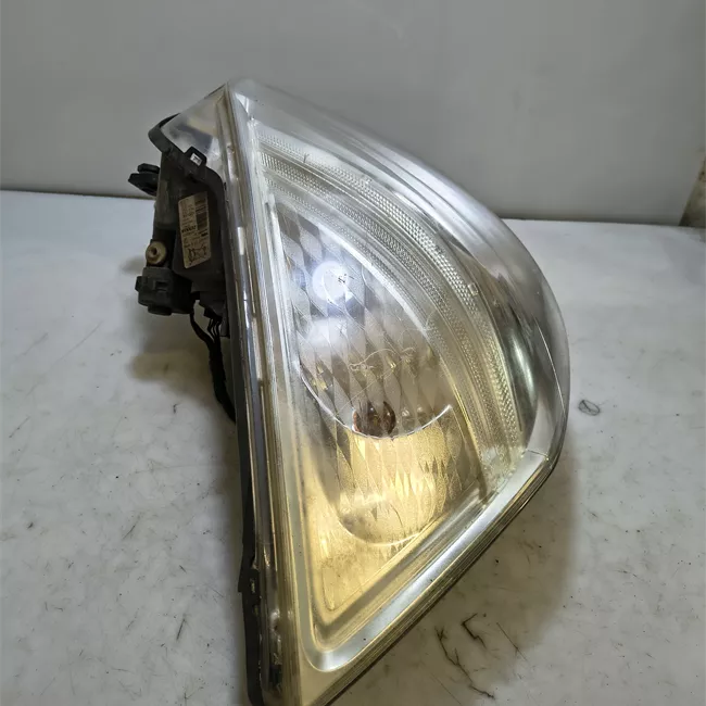 Proiettore destro Xenon