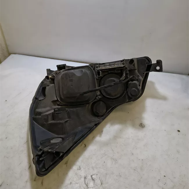 Proiettore destro Xenon