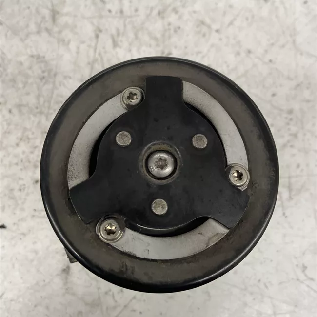 Compressore aria condizionata rotazionale