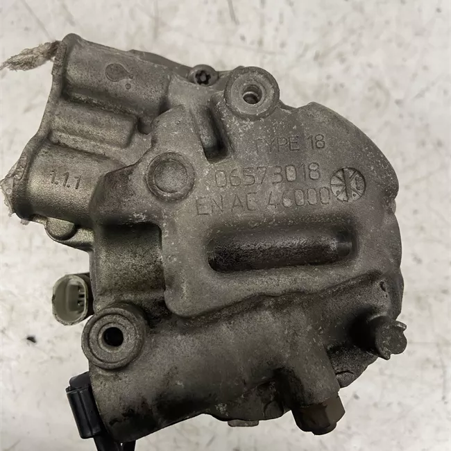 Compressore aria condizionata rotazionale