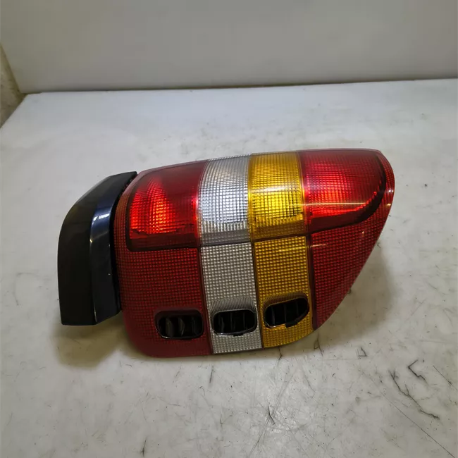 Fanale posteriore sinistro