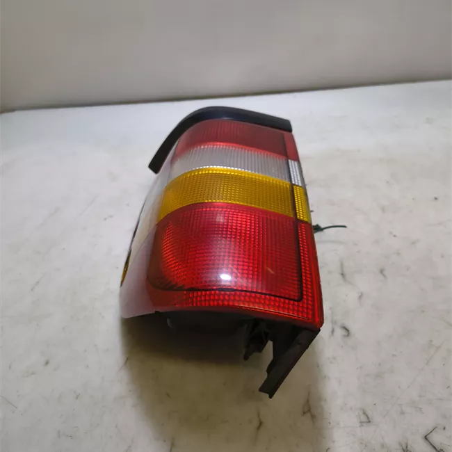 Fanale posteriore sinistro