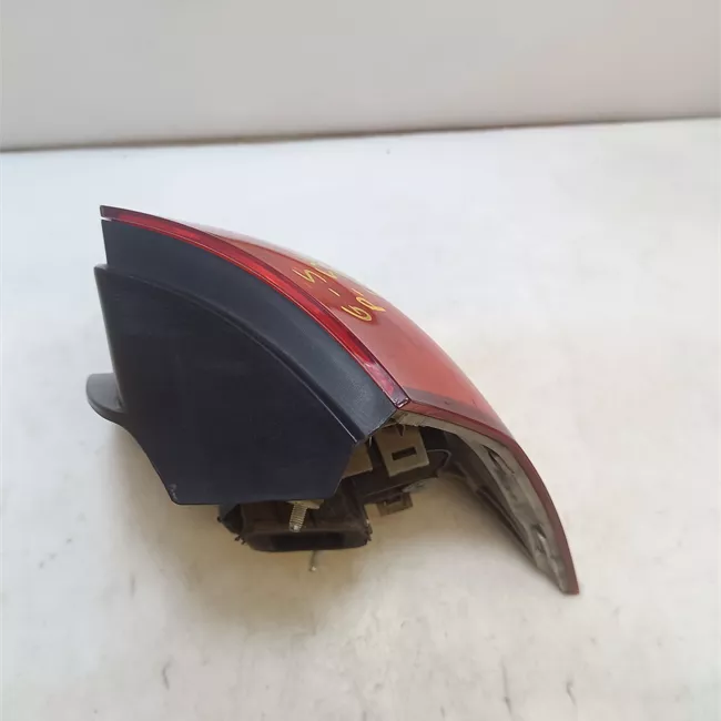 Fanale posteriore parte esterno sinistro