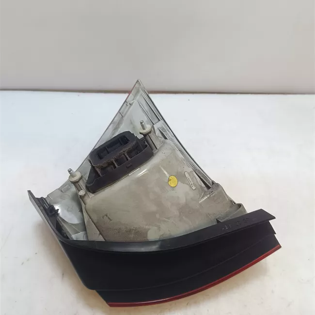 Fanale posteriore parte esterno sinistro