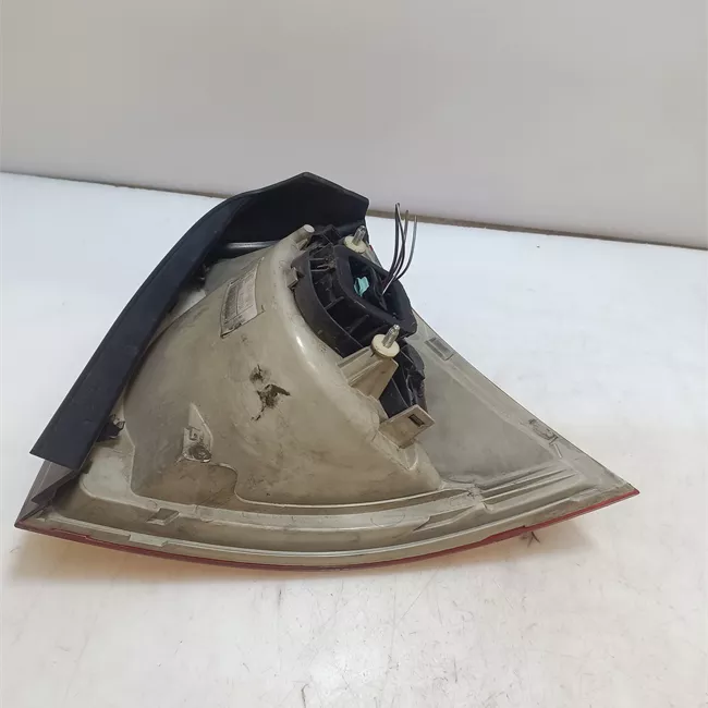 Fanale posteriore parte esterno sinistro