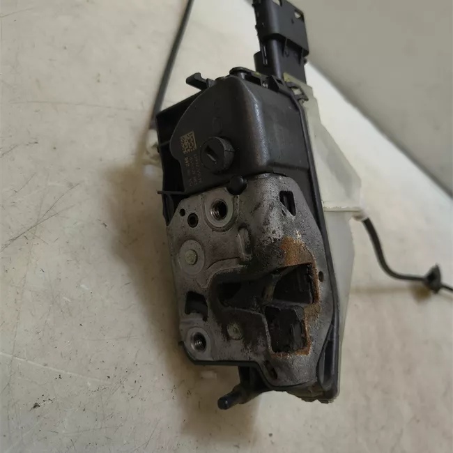 Serratura porta anteriore destra