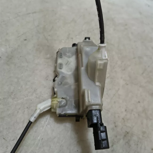 Serratura porta anteriore destra