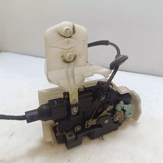 Serratura porta anteriore destra