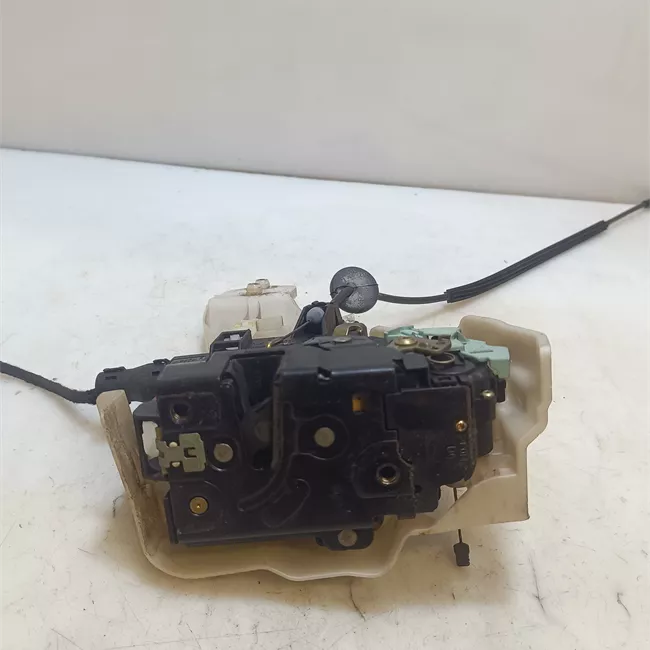 Serratura porta anteriore destra