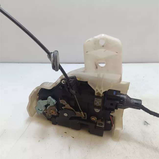 Serratura porta anteriore sinistra