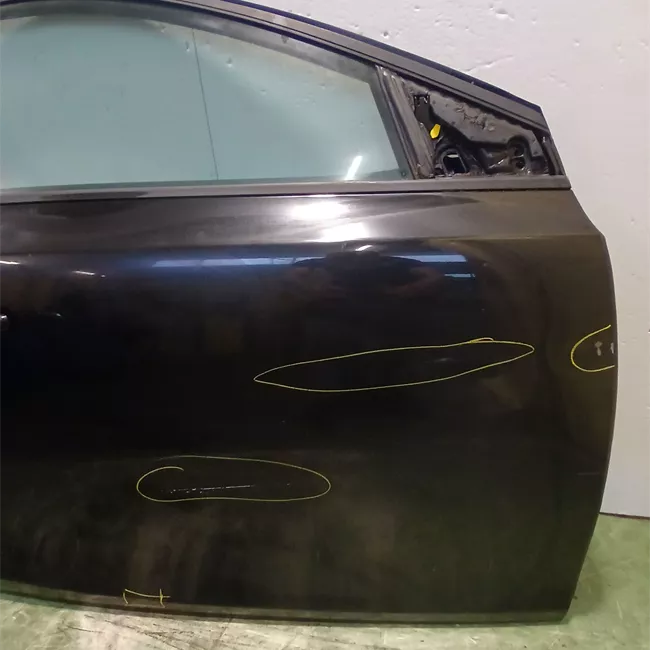 Porta anteriore destra