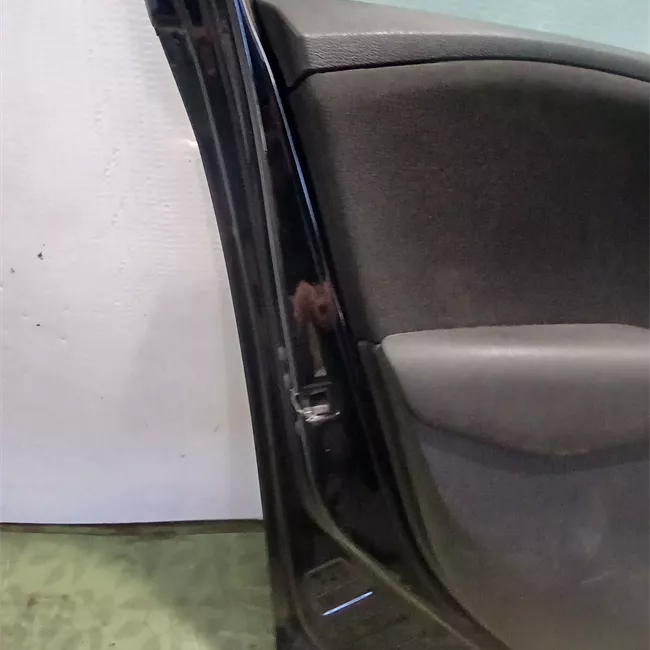 Porta anteriore sinistra