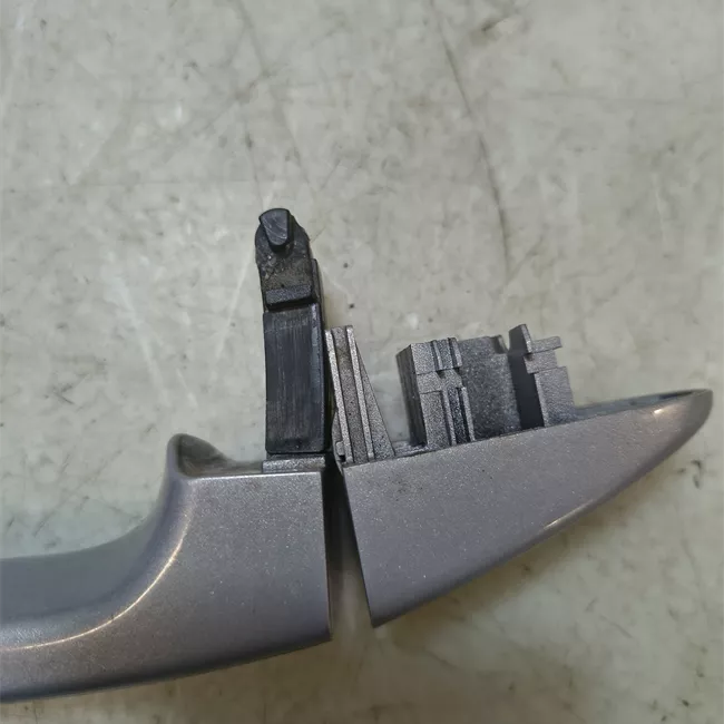 Maniglia porta posteriore sinistra primer