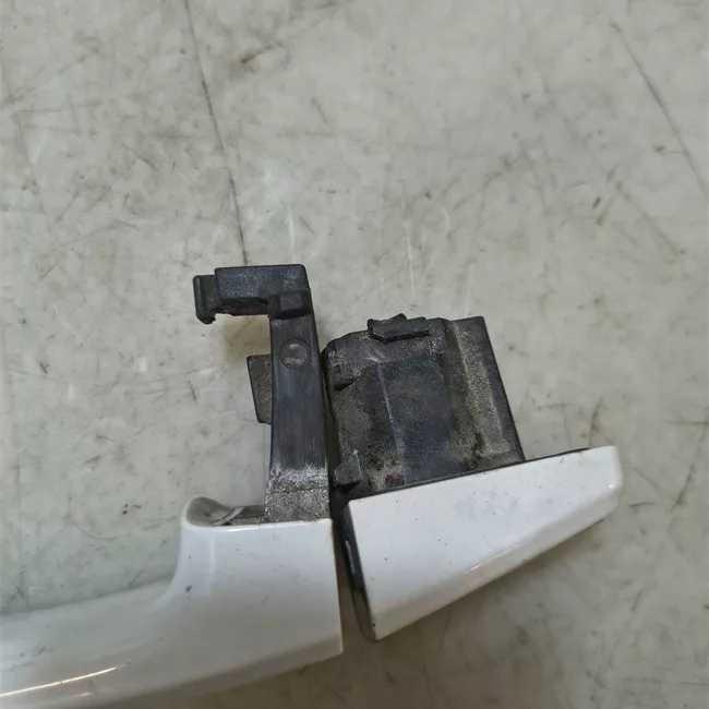 Maniglia porta posteriore sinistra con inserto cromato primer