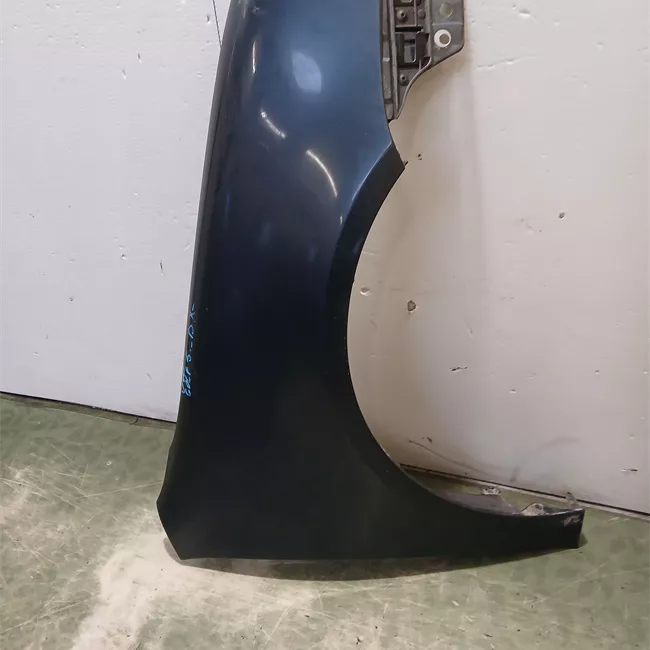 Parafango anteriore destro