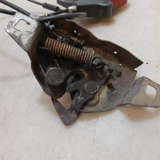 Serratura cofano anteriore