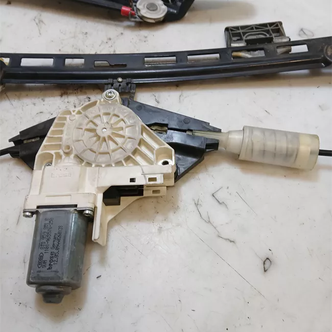 Alzacristallo elettrico porta anteriore sinistro