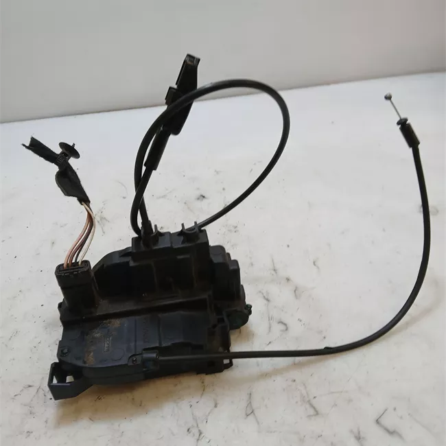 Serratura porta anteriore sinistra con bloccaggio elettromagnetico