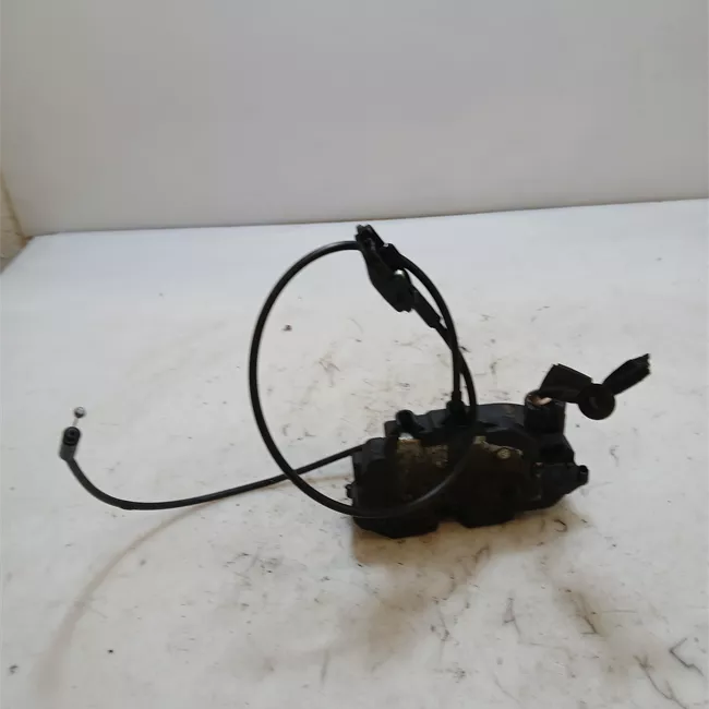 Serratura porta anteriore sinistra con bloccaggio elettromagnetico