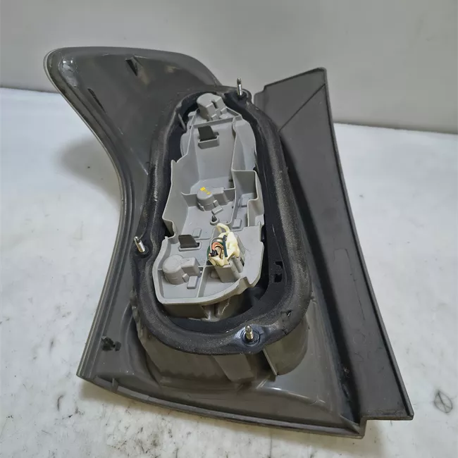 Fanale posteriore destro 07>