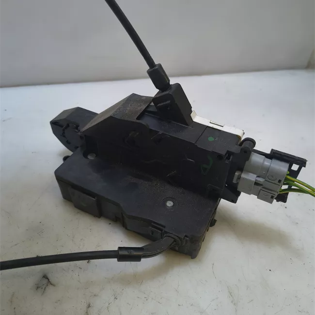 Serratura porta anteriore destra