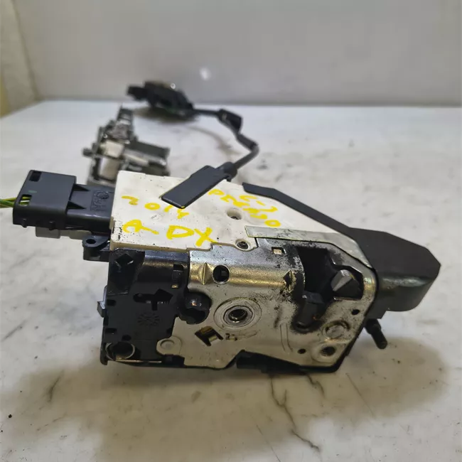 Serratura porta anteriore destra