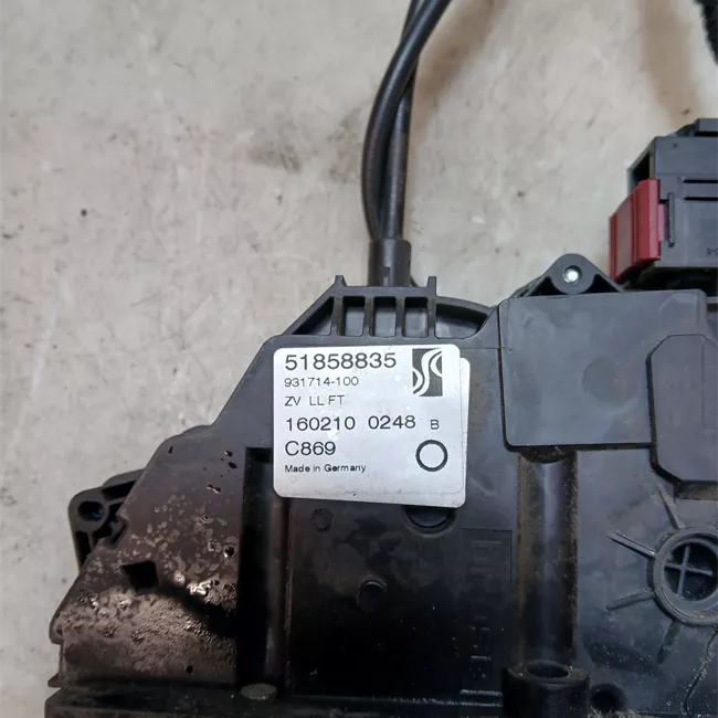 Serratura porta anteriore sinistra