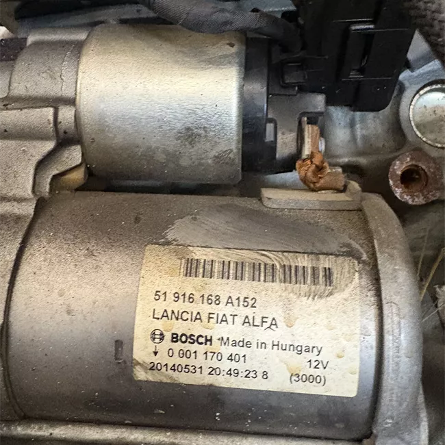 Motore semicompleto rotazionale